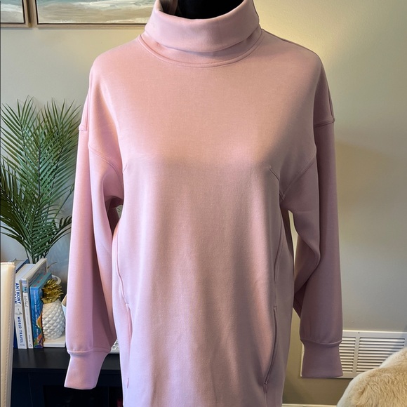 Women's Lululemon Pink Turtleneck. Super soft! - Picture 1 of 4